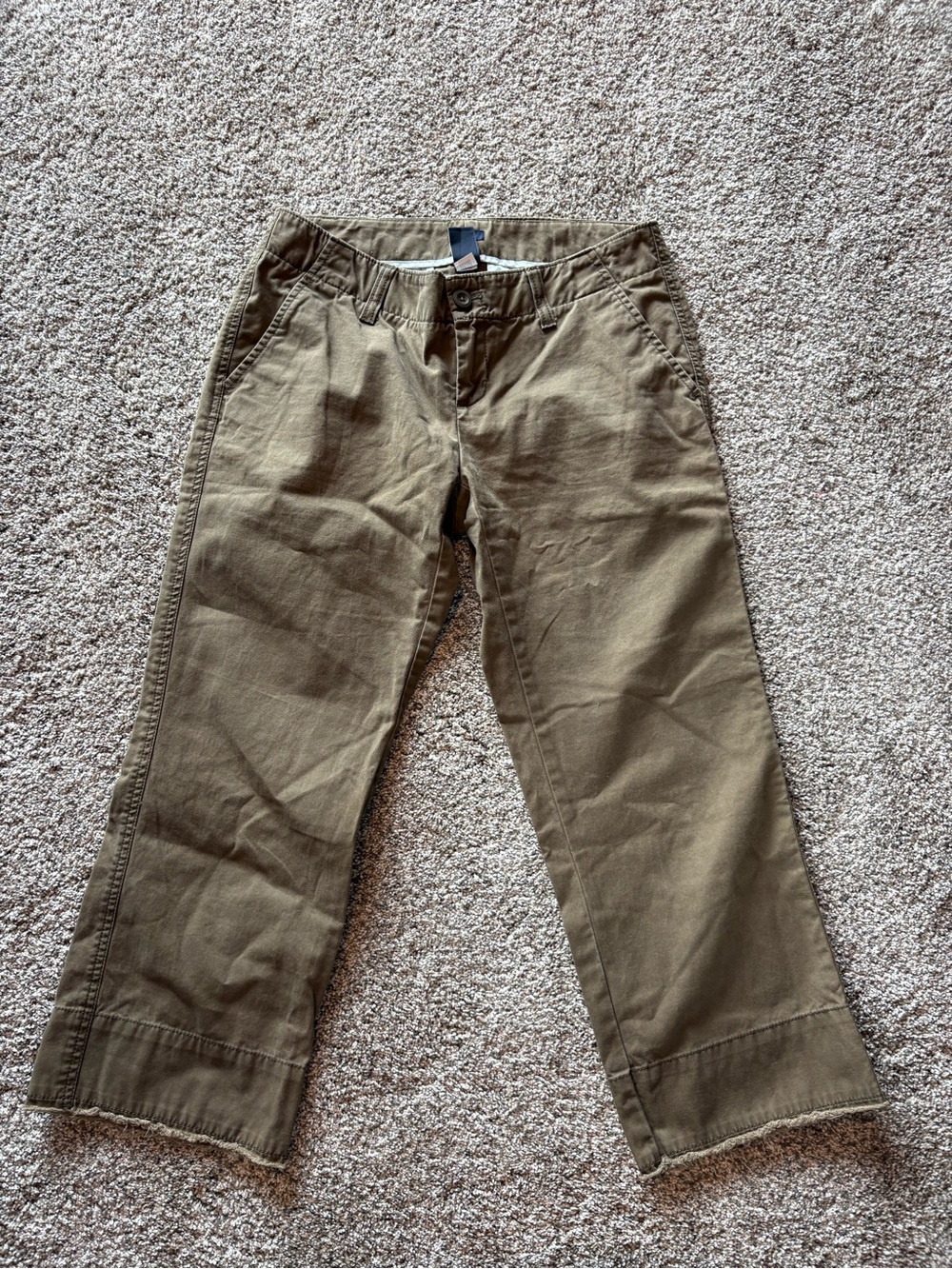 GAP Cropped Straight-Leg Chino Pants in Olive